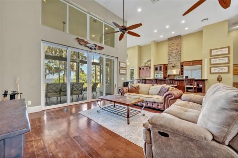 Casa en venta en Geneva, Florida, 5 dormitorios, 329.15 m2 № 1796026 - foto 4