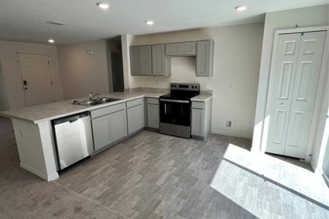 House in Hastings, Florida 3 bedrooms, 115.48 sq.m. № 1613028 - photo 4