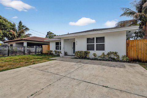 House in Miami, Florida 3 bedrooms, 127.83 sq.m. № 2031832 - photo 3