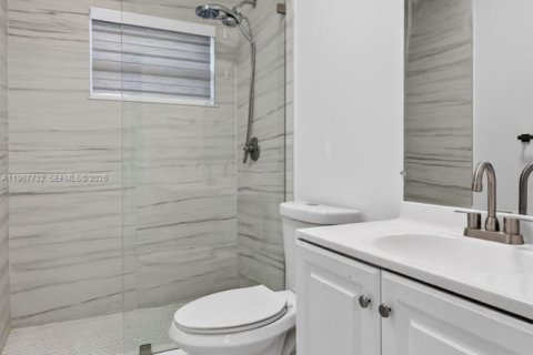 House in Miami, Florida 3 bedrooms, 127.83 sq.m. № 2031832 - photo 29