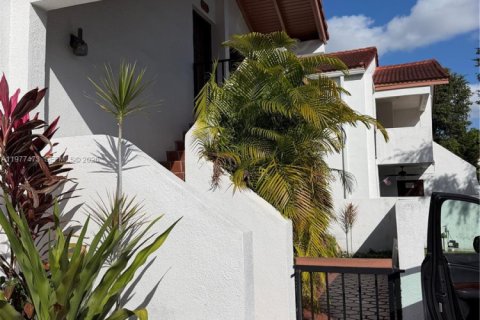 Condo in Miami, Florida, 2 bedrooms  № 2041041