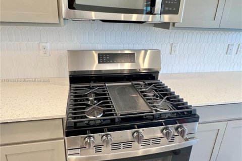 Adosado en alquiler en Loxahatchee Groves, Florida, 4 dormitorios, 214.42 m2 № 1971867 - foto 11