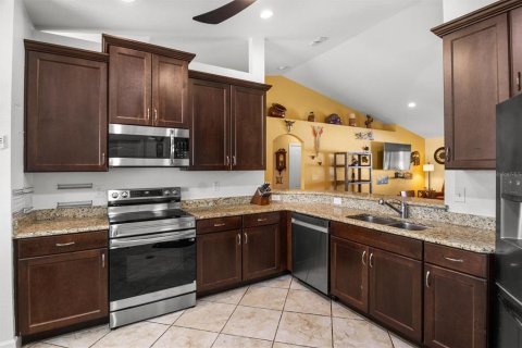 House in Lake Hamilton, Florida 3 bedrooms, 158.68 sq.m. № 2395982 - photo 9