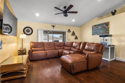 House in Lake Hamilton, Florida 3 bedrooms, 158.68 sq.m. № 2395982 - photo 15