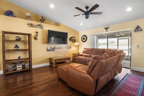 House in Lake Hamilton, Florida 3 bedrooms, 158.68 sq.m. № 2395982 - photo 13