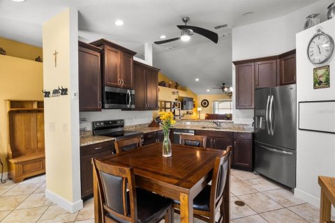 House in Lake Hamilton, Florida 3 bedrooms, 158.68 sq.m. № 2395982 - photo 10
