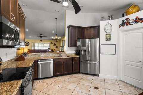House in Lake Hamilton, Florida 3 bedrooms, 158.68 sq.m. № 2395982 - photo 8