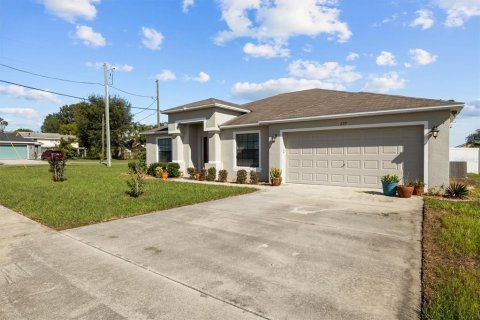 House in Lake Hamilton, Florida 3 bedrooms, 158.68 sq.m. № 2395982 - photo 5
