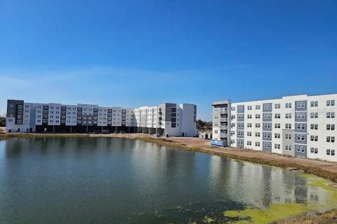 Condo in Orlando, Florida, 2 bedrooms  № 2102370
