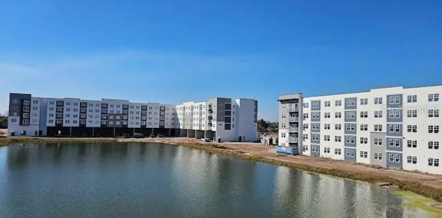 Condo in Orlando, Florida, 2 bedrooms № 2102370