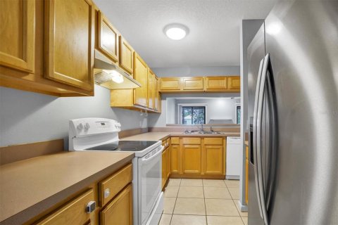 Condo in Winter Haven, Florida, 2 bedrooms № 2206447 - photo 10