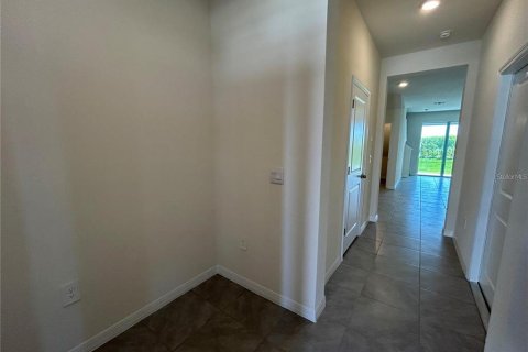 Снять в аренду таунхаус в Брейдентон, Флорида 3 спальни, 154.31м2, № 2114620 - фото 4