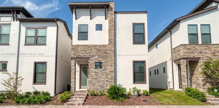 House in Davenport, Florida 4 bedrooms № 1954290