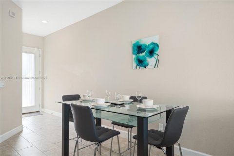 House in Davenport, Florida 4 bedrooms № 1954290 - photo 11