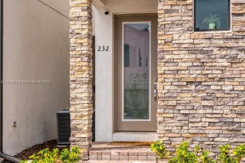 House in Davenport, Florida 4 bedrooms № 1954290 - photo 4