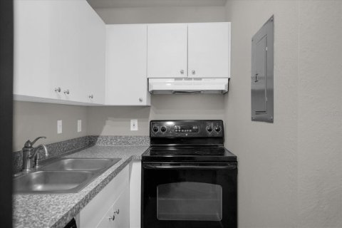 Appartement à louer à Orlando, Floride: 1 chambre, 46.36 m2 № 2400418 - photo 2