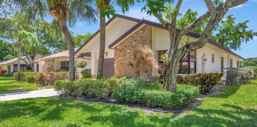 Casa en Boynton Beach, Florida 3 dormitorios, 160.81 m2 № 1168577