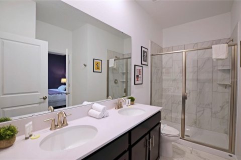 Casa en venta en Kissimmee, Florida, 8 dormitorios, 398.46 m2 № 1620238 - foto 21