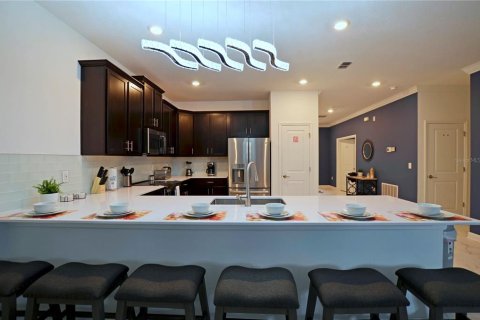 Casa en venta en Kissimmee, Florida, 8 dormitorios, 398.46 m2 № 1620238 - foto 9