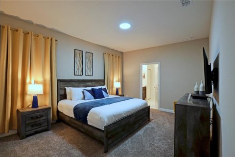 Casa en venta en Kissimmee, Florida, 8 dormitorios, 398.46 m2 № 1620238 - foto 13