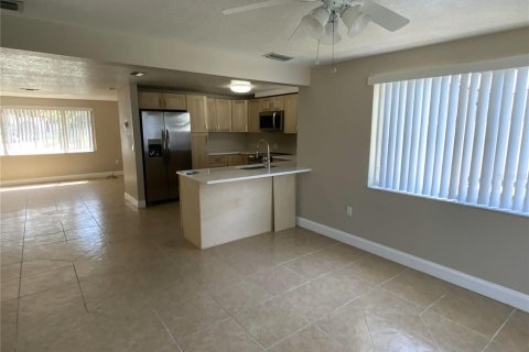 House in New Port Richey, Florida 2 bedrooms, 118.17 sq.m. № 2238438 - photo 7