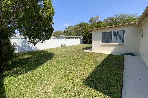 House in New Port Richey, Florida 2 bedrooms, 118.17 sq.m. № 2238438 - photo 23