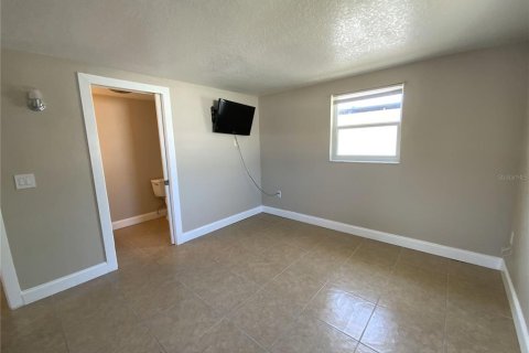 House in New Port Richey, Florida 2 bedrooms, 118.17 sq.m. № 2238438 - photo 11
