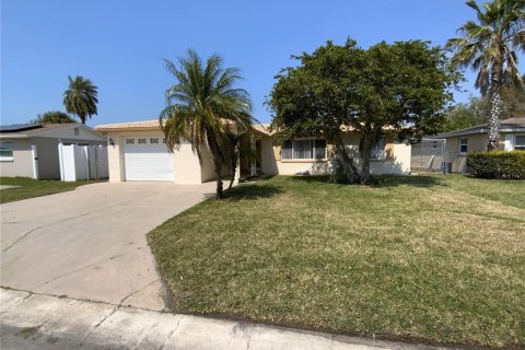 House in New Port Richey, Florida 2 bedrooms, 118.17 sq.m. № 2238438 - photo 21