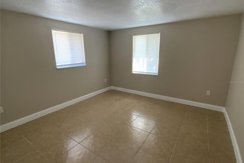 House in New Port Richey, Florida 2 bedrooms, 118.17 sq.m. № 2238438 - photo 15