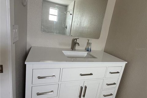House in New Port Richey, Florida 2 bedrooms, 118.17 sq.m. № 2238438 - photo 12
