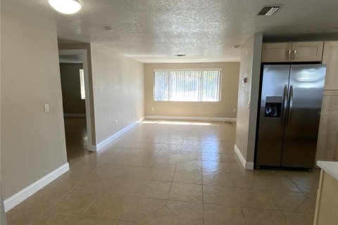House in New Port Richey, Florida 2 bedrooms, 118.17 sq.m. № 2238438 - photo 6