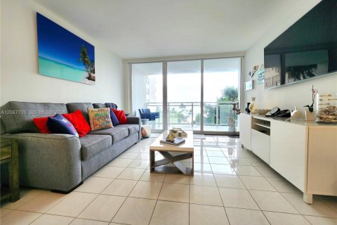 Copropriété à vendre à Hallandale Beach, Floride: 1 chambre, 68.38 m2 № 2290093 - photo 8