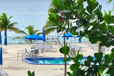 Condo à Hallandale Beach, Floride, 1 chambre  № 2290093
