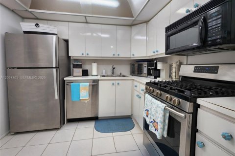 Copropriété à vendre à Hallandale Beach, Floride: 1 chambre, 68.38 m2 № 2290093 - photo 19