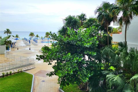 Copropriété à vendre à Hallandale Beach, Floride: 1 chambre, 68.38 m2 № 2290093 - photo 4