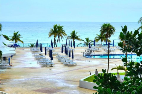 Copropriété à vendre à Hallandale Beach, Floride: 1 chambre, 68.38 m2 № 2290093 - photo 7