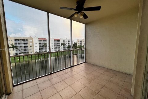 Apartamento en alquiler en Doral, Florida, 3 dormitorios, 158.86 m2 № 1948635 - foto 11