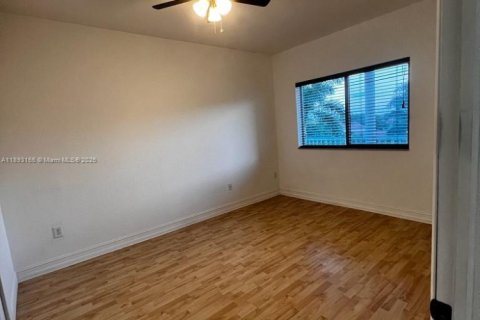 Apartamento en alquiler en Doral, Florida, 3 dormitorios, 158.86 m2 № 1948635 - foto 5