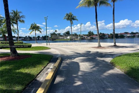 Apartamento en alquiler en Doral, Florida, 3 dormitorios, 158.86 m2 № 1948635 - foto 23