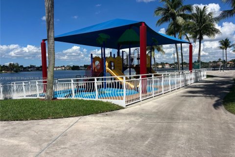 Apartamento en alquiler en Doral, Florida, 3 dormitorios, 158.86 m2 № 1948635 - foto 26