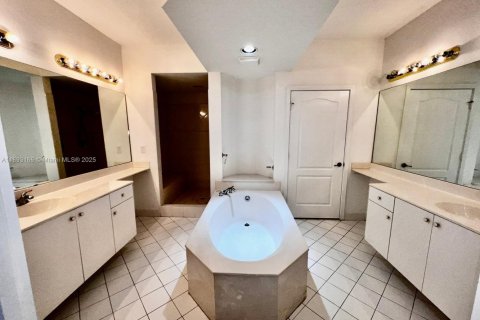 Apartamento en alquiler en Doral, Florida, 3 dormitorios, 158.86 m2 № 1948635 - foto 15