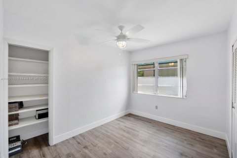 Casa en venta en Miami, Florida, 3 dormitorios, 103.49 m2 № 1920430 - foto 10