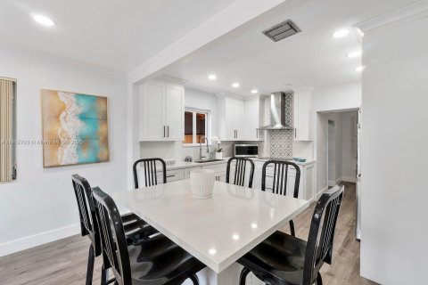 Casa en venta en Miami, Florida, 3 dormitorios, 103.49 m2 № 1920430 - foto 17