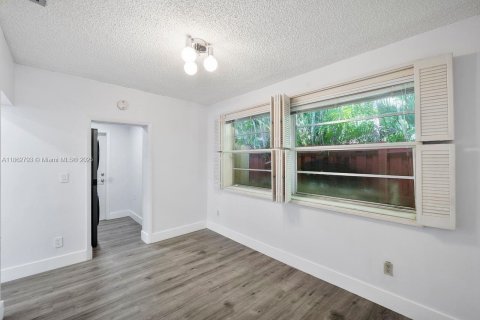 Casa en venta en Miami, Florida, 3 dormitorios, 103.49 m2 № 1920430 - foto 8