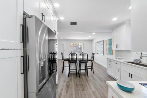Casa en venta en Miami, Florida, 3 dormitorios, 103.49 m2 № 1920430 - foto 15