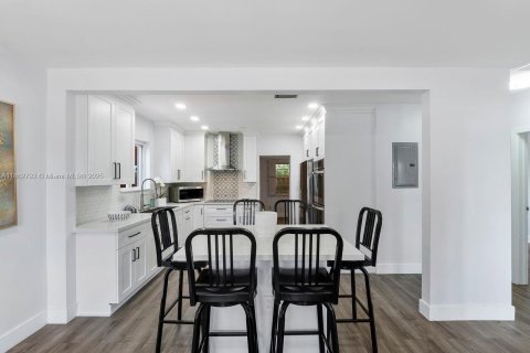 Casa en venta en Miami, Florida, 3 dormitorios, 103.49 m2 № 1920430 - foto 18