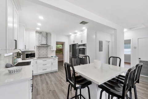 Casa en venta en Miami, Florida, 3 dormitorios, 103.49 m2 № 1920430 - foto 1