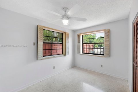 Casa en venta en Miami, Florida, 3 dormitorios, 103.49 m2 № 1920430 - foto 12