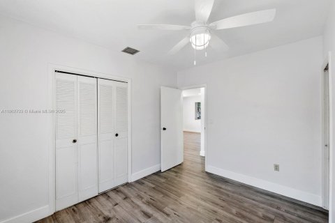 Casa en venta en Miami, Florida, 3 dormitorios, 103.49 m2 № 1920430 - foto 11