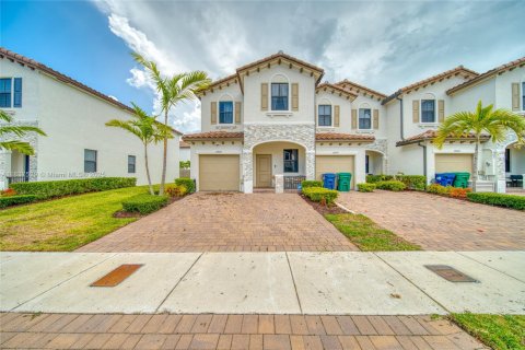 Touwnhouse à louer à Miami, Floride: 3 chambres, 157.47 m2 № 1826084 - photo 1